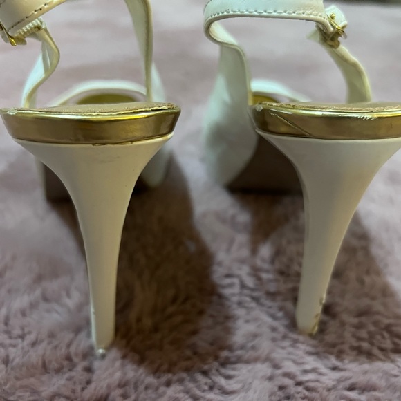 Jessica Simpson white & gold platform sling back heels - Picture 2 of 5